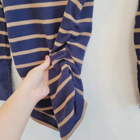 💕 Old Navy Maternity Rib-Knit Henley Striped Tee Size Small Maternity - Picture 7 of 11